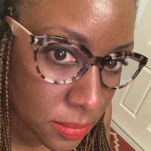 Meet your Posher, Simone